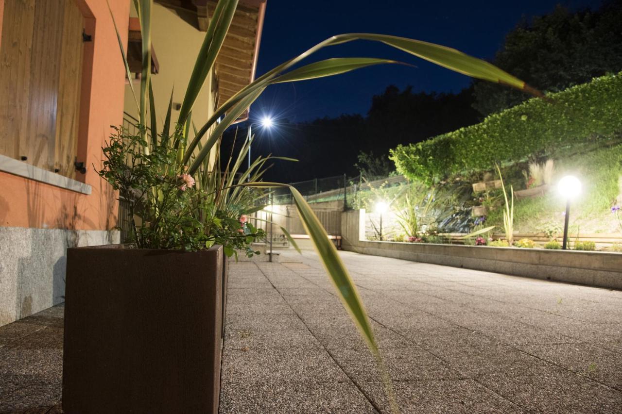 La Casa Di Emy Solto Collina Exterior foto