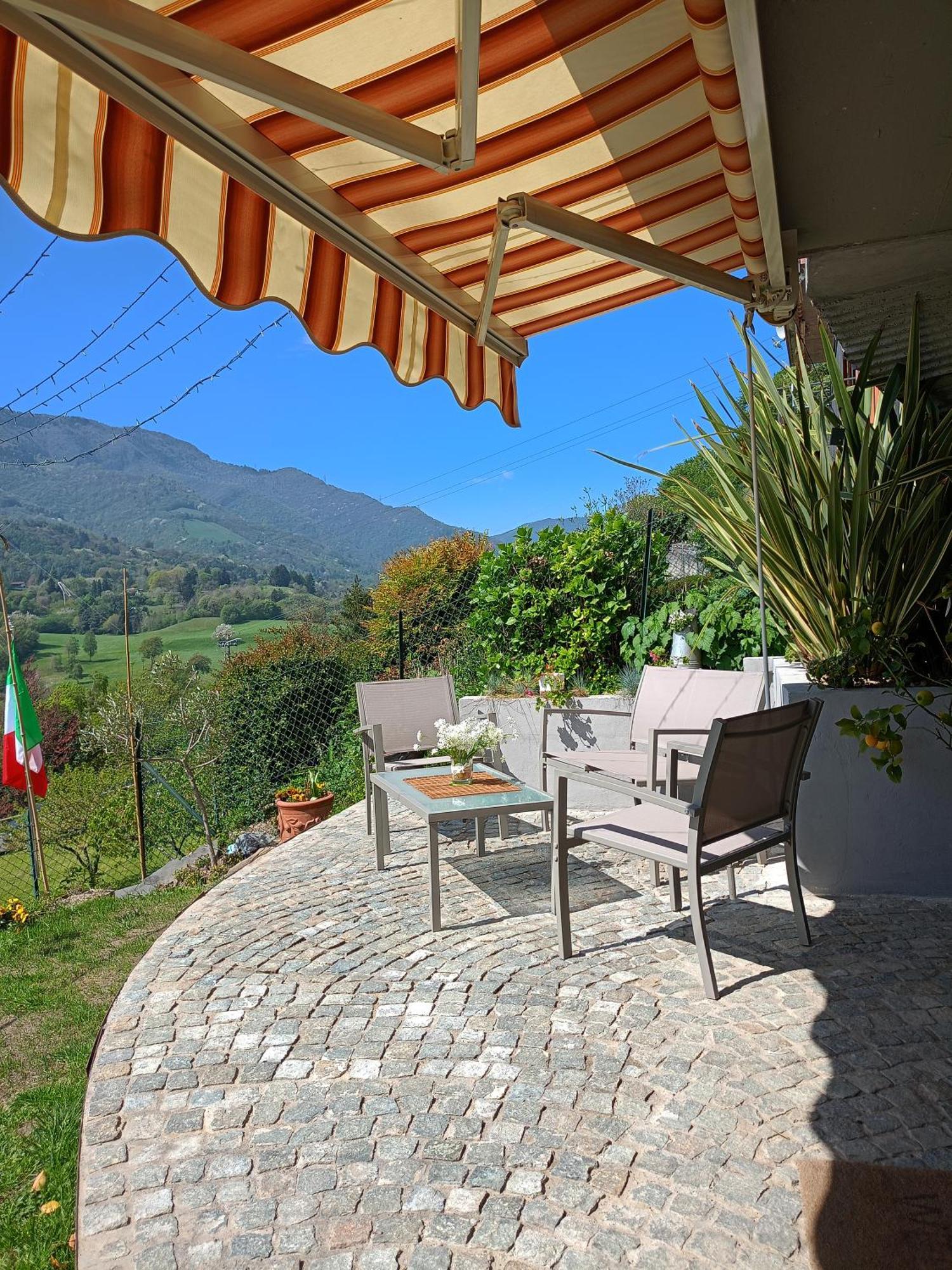 La Casa Di Emy Solto Collina Exterior foto